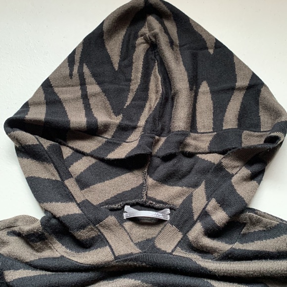 ANTHROPOLOGIE KASIA knit hoodie slightly cropped zebra print super soft - Picture 5 of 11